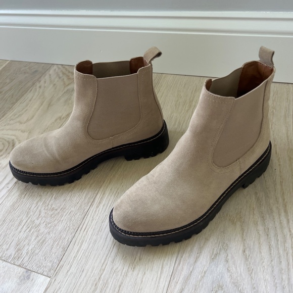 Caslon Women’s Chelsea boot - Picture 2 of 5